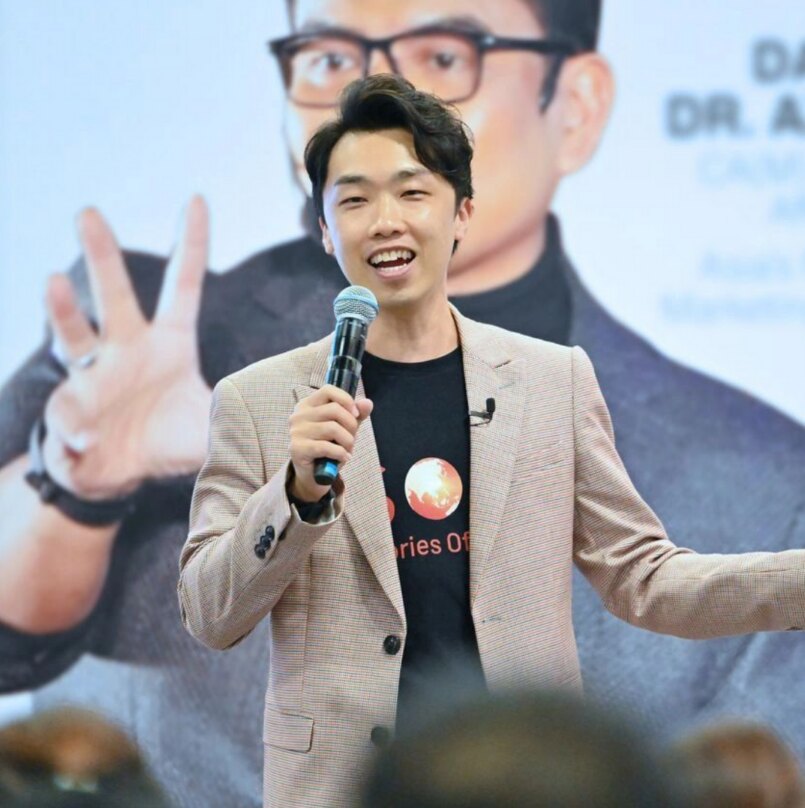 Practitioner speaking to a professional audience